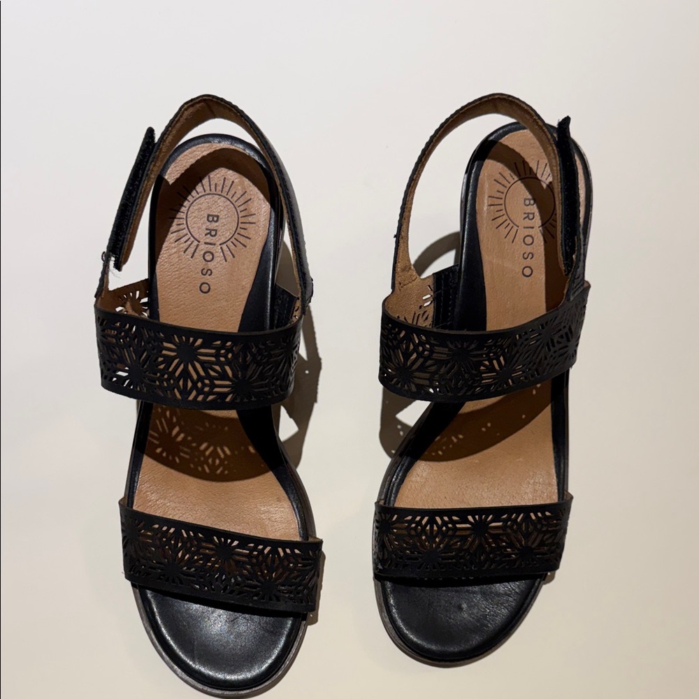 Brioso Women's Black Laser-Cut Sandals - Picture 3 of 3
